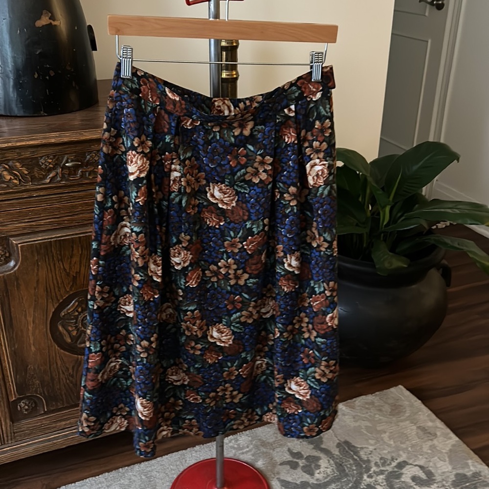 Vintage KORET Dark Floral Midi Skirt